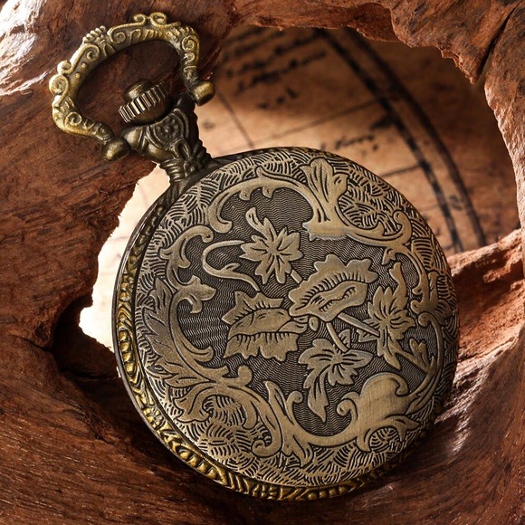 Spiderman NEW Pocket Watch Marvel Comic Fan Gift Spidey Red Enamel - Picture 5 of 5